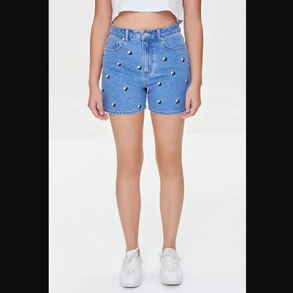 Forever 21 Embroidered Yin Yang Denim Shorts M - Picture 2 of 10